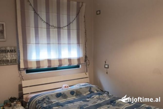 Shtepi me qera Apartament ne Tirane, 3+1, Mobilimi E mobiluar, Pagesa 50,000  Leke.