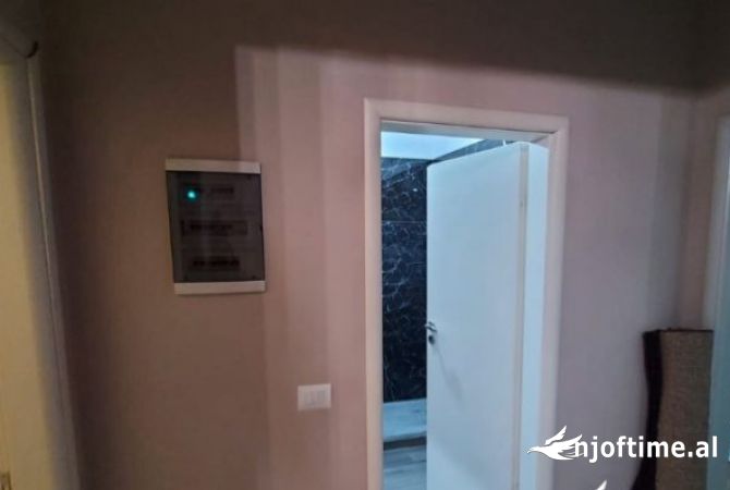 Shtepi me qera Shtepi Private ne Tirane, 2+1, Mobilimi E mobiluar, Pagesa 500  Euro.