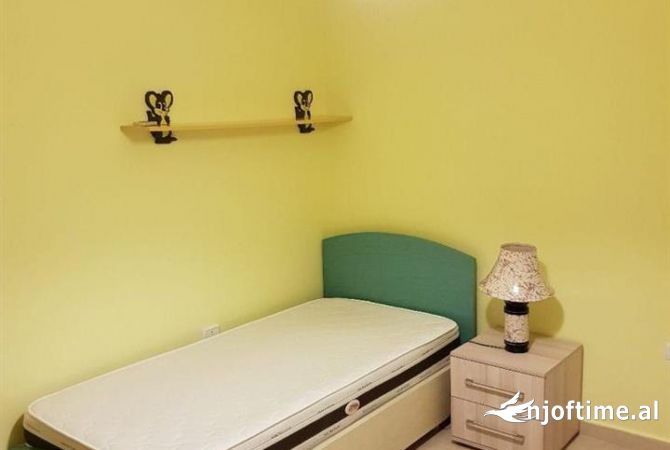 Shtepi me qera Apartament ne Tirane, 2+1, Mobilimi E mobiluar, Pagesa 670  Euro.