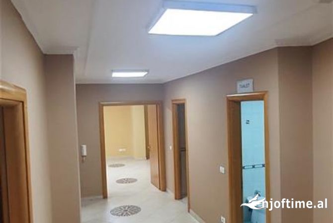 Jepet me qera apartament i pershtateshem per zyra ose banim 3+1+2 160m2