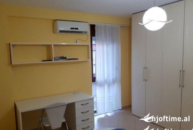Shtepi me qera 2+1 ne Tirane - 670 Euro