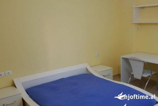 Shtepi me qera Apartament ne Tirane, 2+1, Mobilimi E mobiluar, Pagesa 670  Euro.