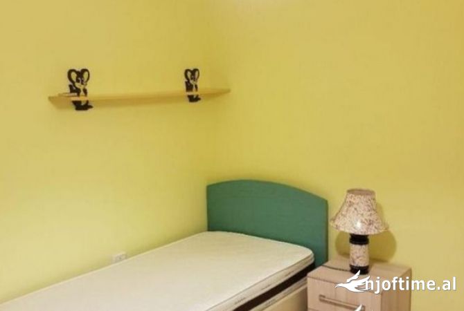 Shtepi me qera Apartament ne Tirane, 2+1, Mobilimi E mobiluar, Pagesa 670  Euro.