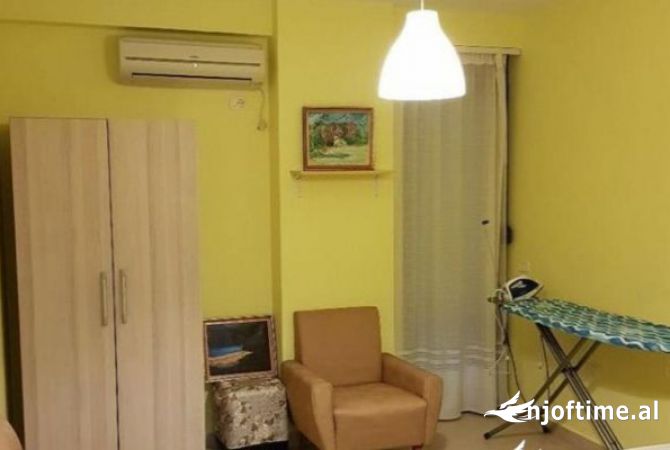 Shtepi me qera Apartament ne Tirane, 2+1, Mobilimi E mobiluar, Pagesa 670  Euro.