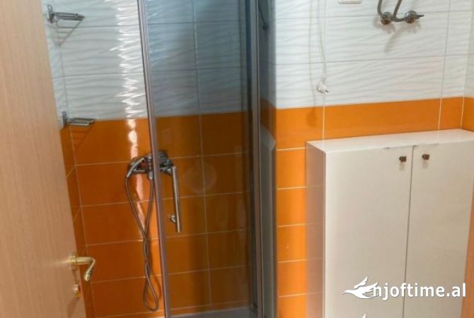 Shtepi me qera Apartament ne Tirane, 2+1, Mobilimi E mobiluar, Pagesa 670  Euro.