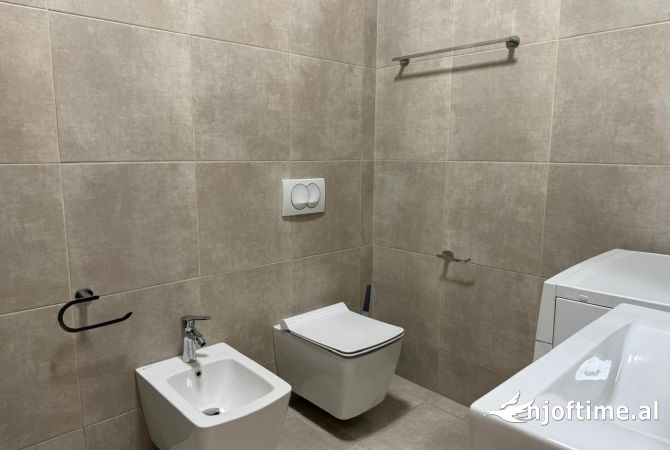 Shtepi ne shitje Apartament ne Tirane, 2+1, Mobilimi E mobiluar, Pagesa 209,000  Euro.