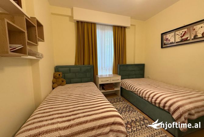 Shtepi ne shitje Apartament ne Tirane, 2+1, Mobilimi E mobiluar, Pagesa 209,000  Euro.