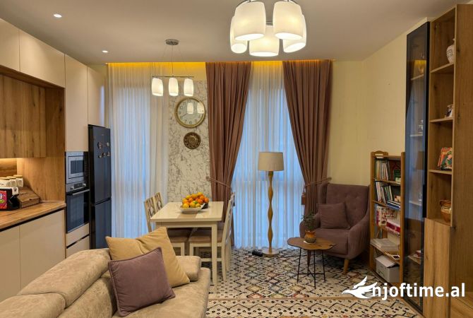 Shtepi ne shitje Apartament ne Tirane, 2+1, Mobilimi E mobiluar, Pagesa 209,000  Euro.