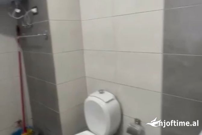 Shtepi me qera Apartament ne Tirane, 2+1, Mobilimi E mobiluar, Pagesa 55,000  Leke.