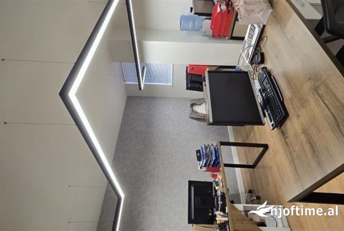 Ambient biznesi me qera 3+1 ne Tirane - 700 Euro