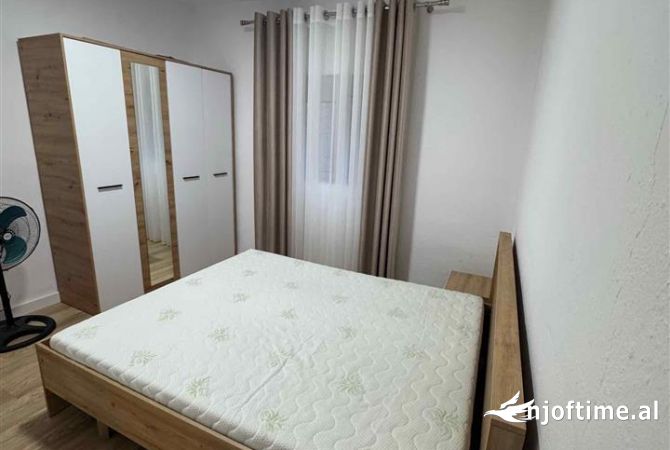 Shtepi me qera Apartament ne Tirane, 1+1, Mobilimi E mobiluar, Pagesa 400  Euro.