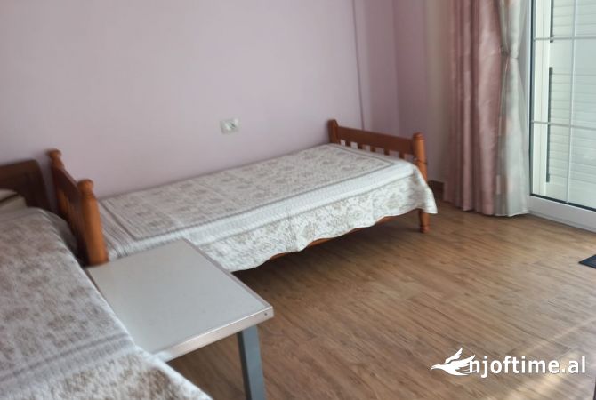 Shtepi me qera Shtepi Private ne Tirane, 2+1, Mobilimi E mobiluar, Pagesa 50,000  Leke.