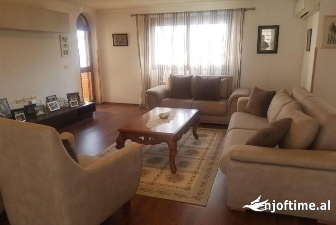 Shtepi ne shitje 7+1 ne Tirane - 429,000 Euro