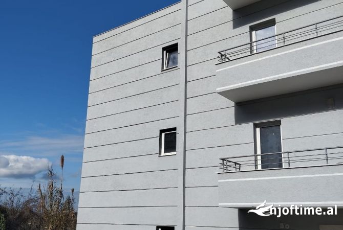 Shtepi ne shitje Vila Luksoze ne Tirane, 7+1, Mobilimi E mobiluar, Pagesa 650,000  Euro.