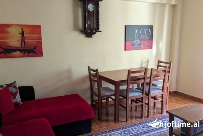 Shtepi me qera 2+1 ne Tirane - 620 Euro