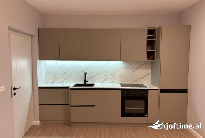 Shtepi me qera 2+1 ne Tirane - 70,000 Leke