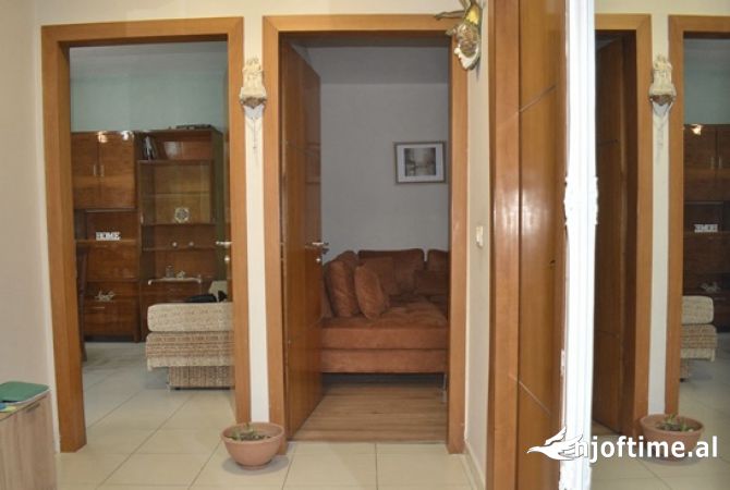 Shtepi me qera Apartament ne Tirane, 2+1, Mobilimi E mobiluar, Pagesa 500  Euro.