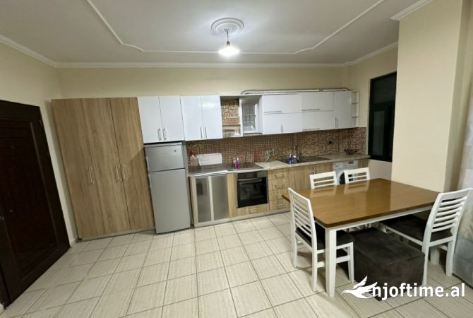Shtepi me qera Apartament ne Tirane, 1+1, Mobilimi E mobiluar, Pagesa 50,000  Leke.