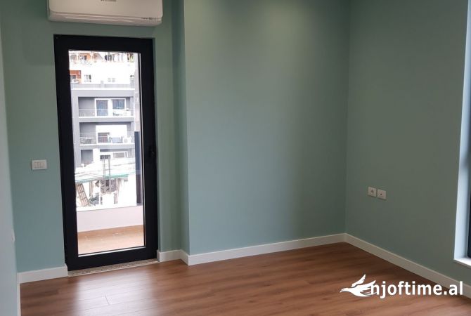 Shtepi me qera 2+1 ne Tirane - 1,000 Euro