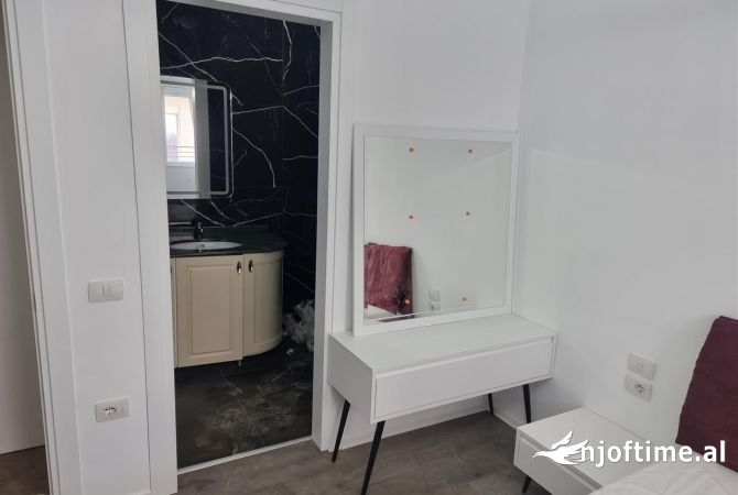 Shtepi me qera Apartament ne Tirane, 2+1, Mobilimi E mobiluar, Pagesa 600  Euro.