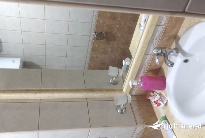 Shtepi me qera Apartament ne Tirane, 1+1, Mobilimi E mobiluar, Pagesa 620  Euro.