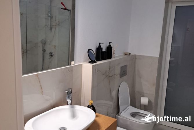 Shtepi me qera Apartament ne Tirane, 1+1, Mobilimi E mobiluar, Pagesa 600  Euro.