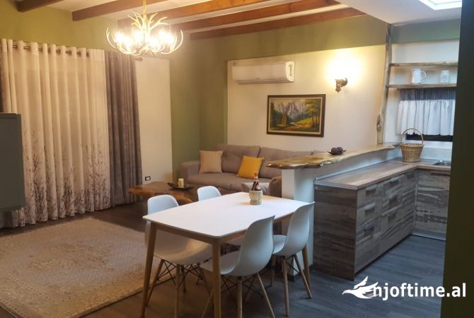 Shtepi me qera 2+1 ne Tirane - 680 Euro