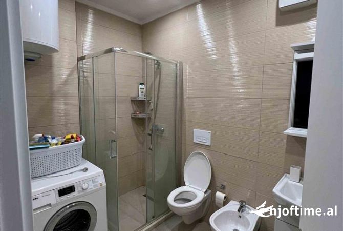 Shtepi me qera Apartament ne Tirane, 2+1, Mobilimi E mobiluar, Pagesa 800  Euro.