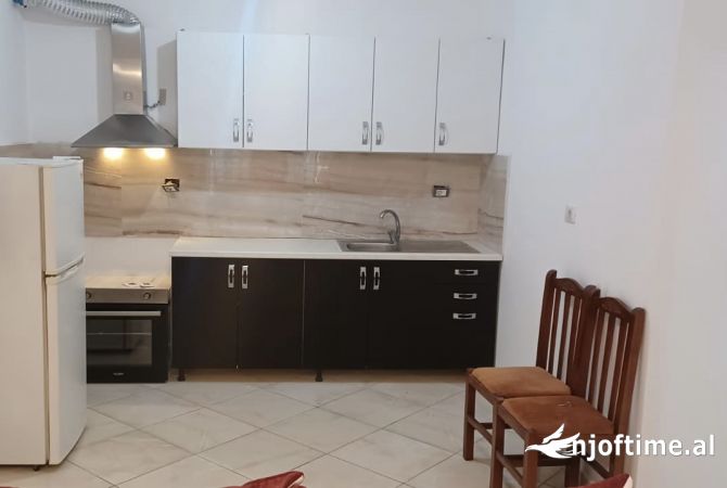 Shtepi me qera 1+1 ne Tirane - 45,000 Leke