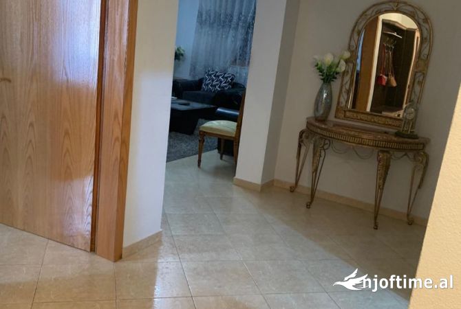 Shtepi me qera 2+1 ne Tirane - 550 Euro