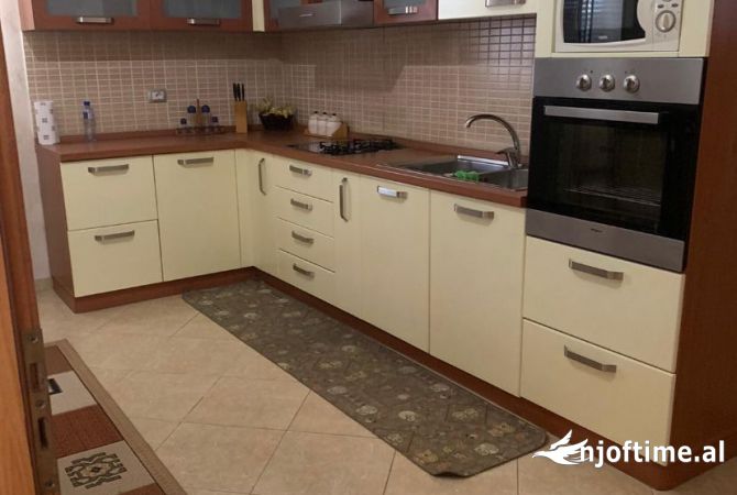 Shtepi me qera 2+1 ne Tirane - 550 Euro
