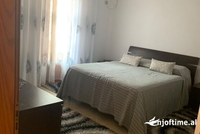 Shtepi me qera Shtepi Private ne Tirane, 2+1, Mobilimi E mobiluar, Pagesa 550  Euro.