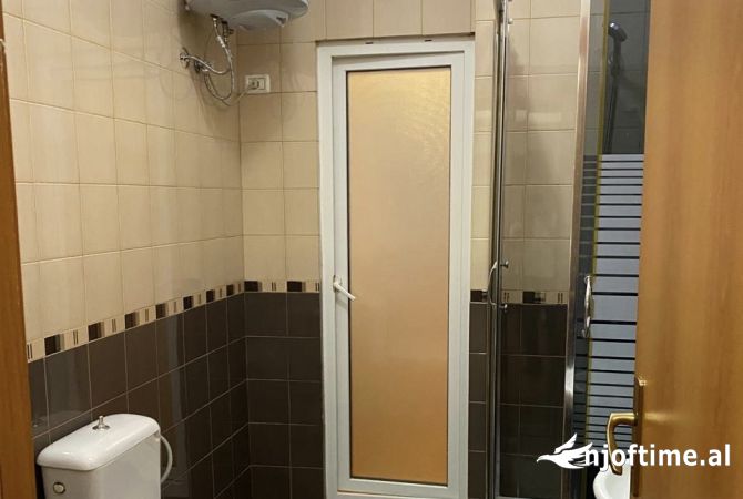Shtepi me qera Apartament ne Tirane, 2+1, Mobilimi E mobiluar, Pagesa 600  Euro.