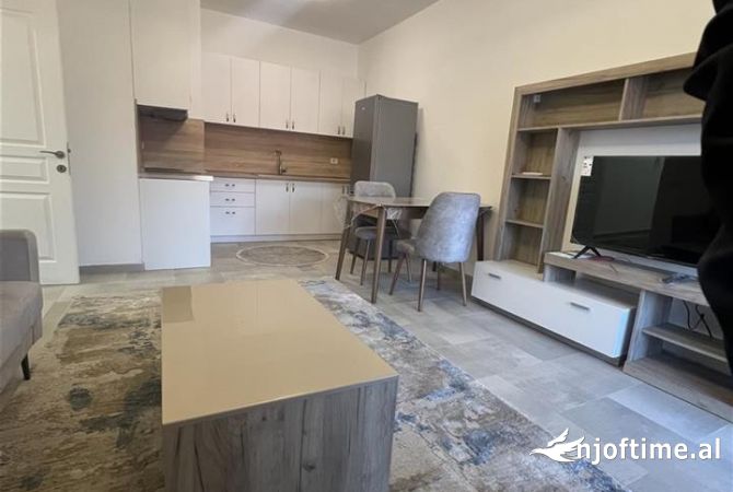 Shtepi me qera Apartament ne Tirane, 2+1, Mobilimi E mobiluar, Pagesa 600  Euro.