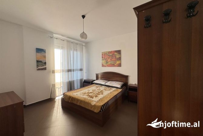 Shtepi me qera Apartament ne Tirane, 2+1, Mobilimi E mobiluar, Pagesa 500  Euro.