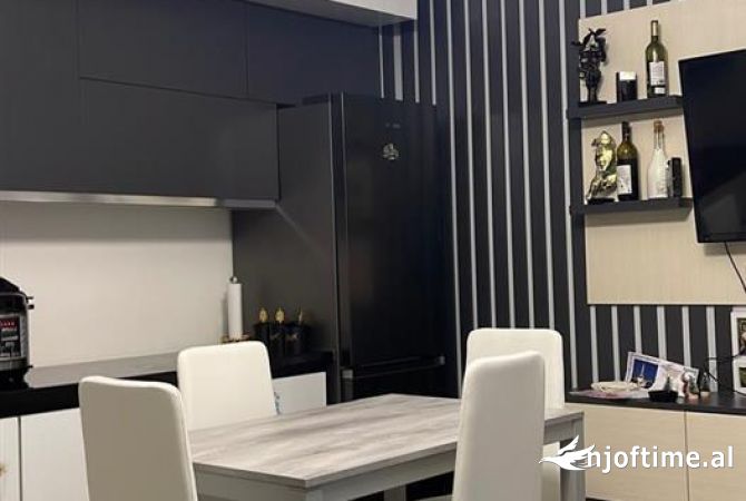 Shtepi ne shitje Apartament ne Tirane, 1+1, Mobilimi E mobiluar, Pagesa 9,800,000  Leke.