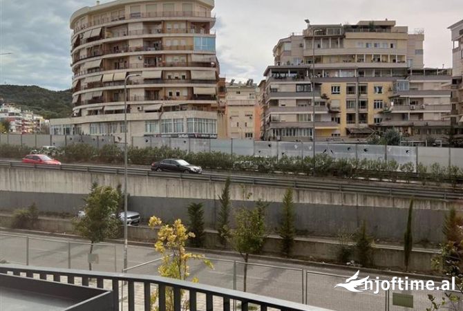 Ambient biznesi me qera 3+1 ne Tirane - 900 Euro