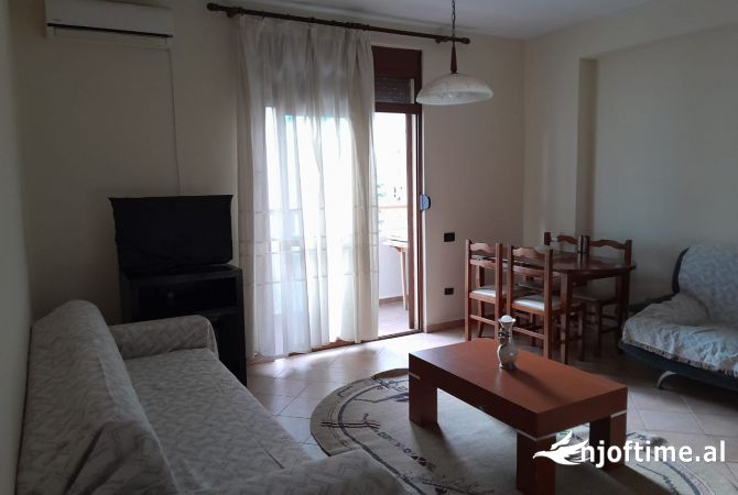 Shtepi me qera 1+1 ne Tirane - 50,000 Leke