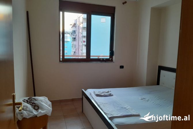 Shtepi me qera Apartament ne Tirane, 1+1, Mobilimi E mobiluar, Pagesa 50,000  Leke.
