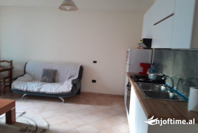 Shtepi me qera Apartament ne Tirane, 1+1, Mobilimi E mobiluar, Pagesa 50,000  Leke.