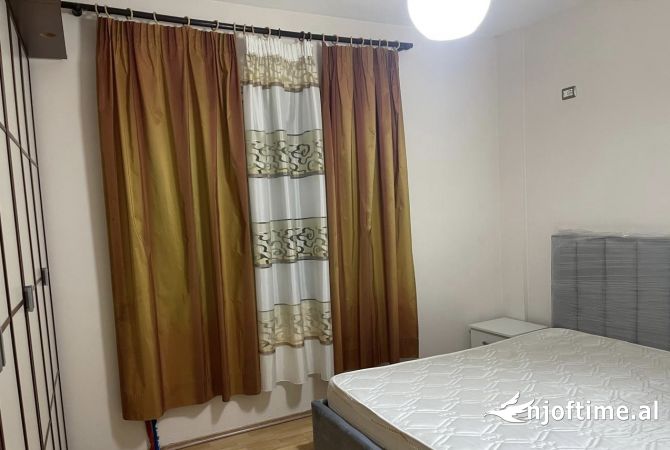 Shtepi me qera Apartament ne Tirane, 2+1, Mobilimi E mobiluar, Pagesa 500  Euro.