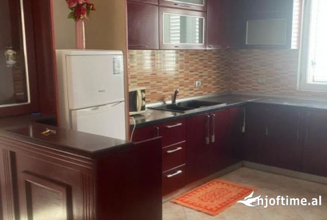 Shtepi me qera 3+1 ne Tirane - 50,000 Leke