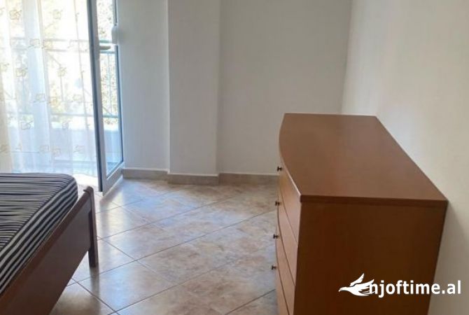 Shtepi me qera 3+1 ne Tirane - 50,000 Leke