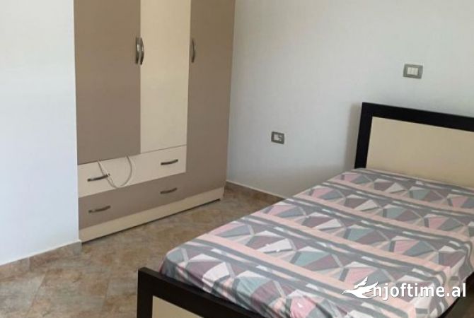 Shtepi me qera Shtepi Private ne Tirane, 3+1, Mobilimi E mobiluar, Pagesa 50,000  Leke.