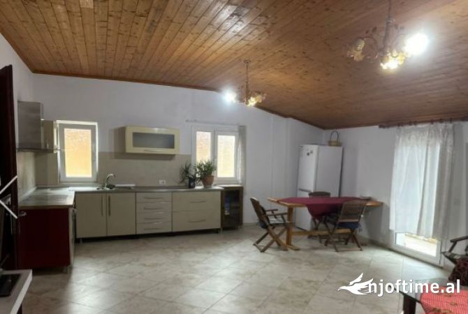 Shtepi me qera 1+1 ne Tirane - 34,000 Leke