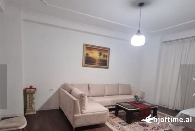 Shtepi me qera 2+1 ne Tirane - 550 Euro