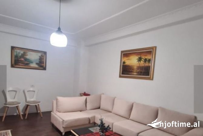 Shtepi me qera 2+1 ne Tirane - 550 Euro