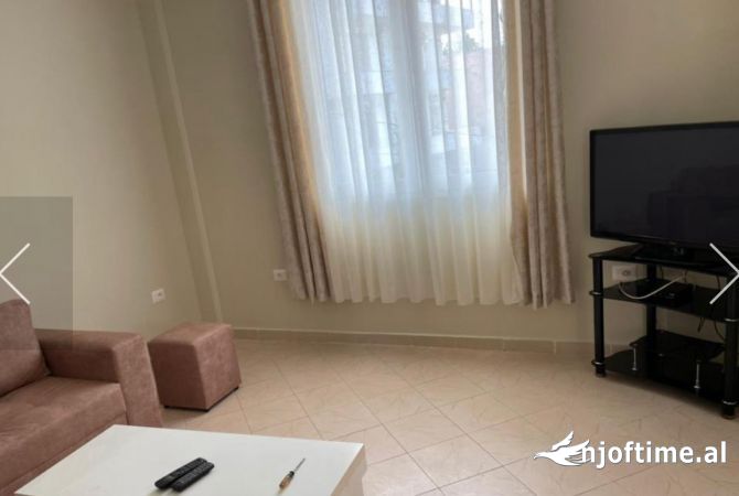 Shtepi me qera 1+1 ne Tirane - 40,000 Leke