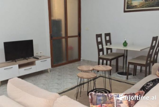 Shtepi me qera 1+1 ne Tirane - 34,000 Leke
