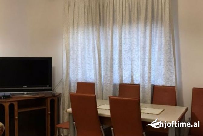 Shtepi me qera Apartament ne Tirane, 3+1, Mobilimi E mobiluar, Pagesa 53,000  Leke.